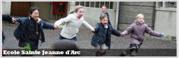 enfants de l'ecole sainte Jeanne d'Arc recreation à l'ecole
