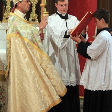 2022-05-07-Confirmations-0098