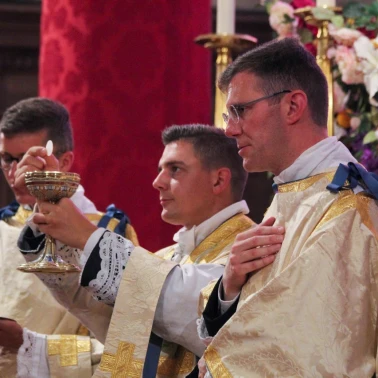 2022 06 16 Premieres Communions Fete-Dieu0061