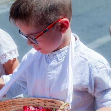 2022 06 16 Premieres Communions Fete-Dieu0076