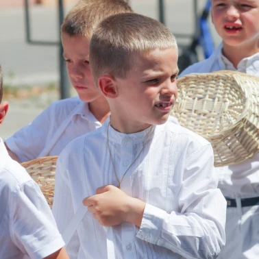 2022 06 16 Premieres Communions Fete-Dieu0085