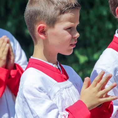 2022 06 16 Premieres Communions Fete-Dieu0097