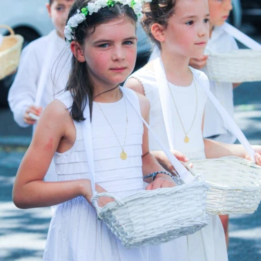 2022 06 16 Premieres Communions Fete-Dieu0109