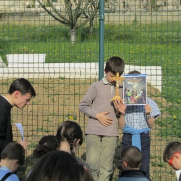 2011 03 26 croix enfant